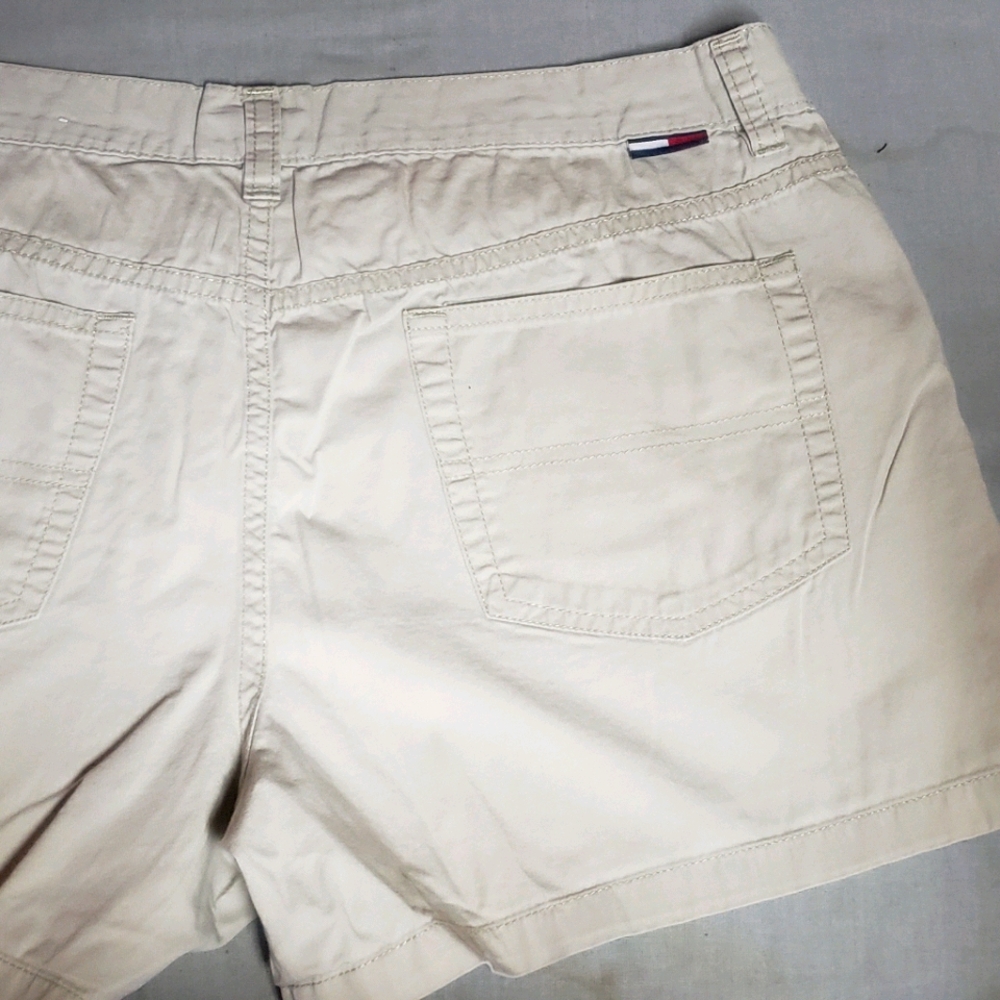 Tommy Hilfiger womans shorts size 9
